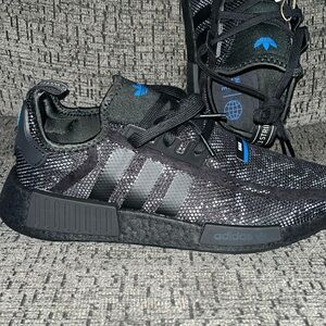 NWT men’s ADIDAS sneakers size 10